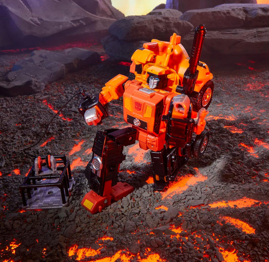 Transformers Legacy United Leader Class G1 Triple Changer Sandstorm, 7.5-duim Omskepbare Aksiefiguur, 8+ Jaar