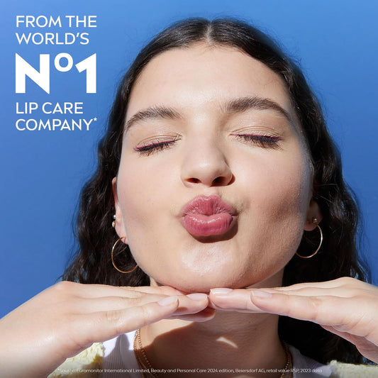 NIVEA Moisture Lip Care, Hidrerende Lipbalsem met Shea Botter, Voedende Olïes en Vitamien C & E, 3-in-1 Hidrasie, Herstel en Voed, 0.17 Oz Stokkie, Pakkie van 4