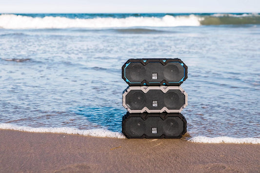 Altec Lansing LifeJacket Jolt - Waterdigte Bluetooth-luidspreker, Duursame en Draagbare Luidspreker met Qi Draadlose Laai en Stemassistent, Swart met Liggie