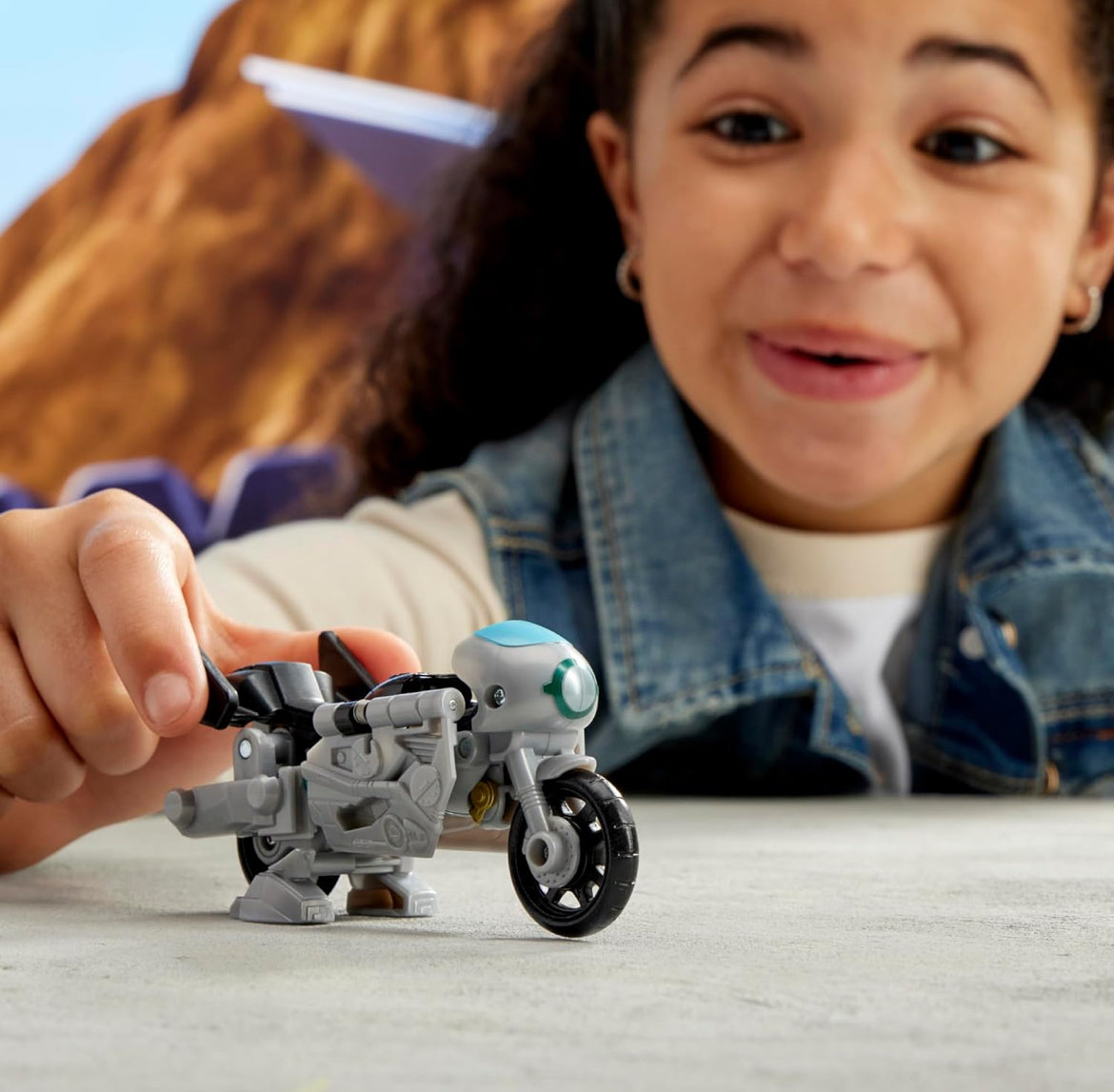 Transformers EarthSpark 1-Step Smash Changers Terran Thrash 4-Inch Action Figure, Robot Toys for Boys and Girls 6 and Up