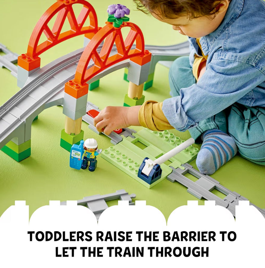 LEGO DUPLO Dorp Treinbrug en Spooruitbreidingstel - 10 Ekstra Stukke Treinspore - Voorskoolse en Peuter Treinstel