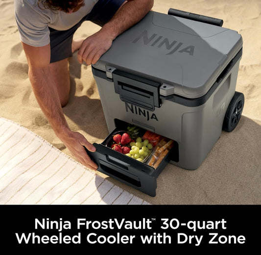 Ninja Cooler FrostVault 30QT-koeler met wiele – geïsoleer met Temp Dry-bergingslaai hou ys dae lank koud – Houtskoolgrys