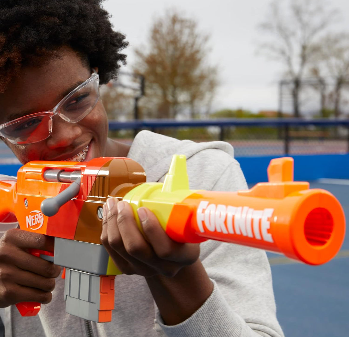 Nerf Fortnite HR Dart Blaster, Ruff Wrap Design, 6-Dart Elite Clip, 6 Nerf Elite Darts, Rotating Bolt Action, Detachable Barrel