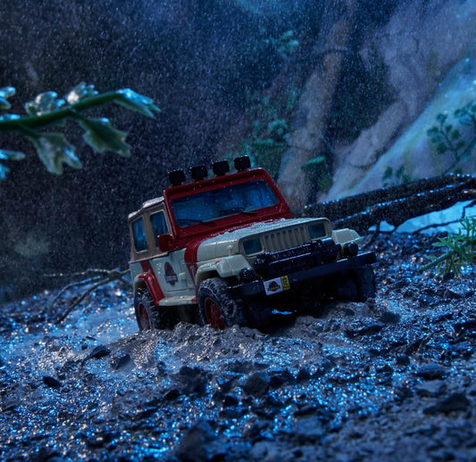 Transformers Collaborative Jurassic Park x Toys Dilophocon & Autobot JP12, Aksiefigure vir Seuns en Dogters 8 Jaar en Ouer