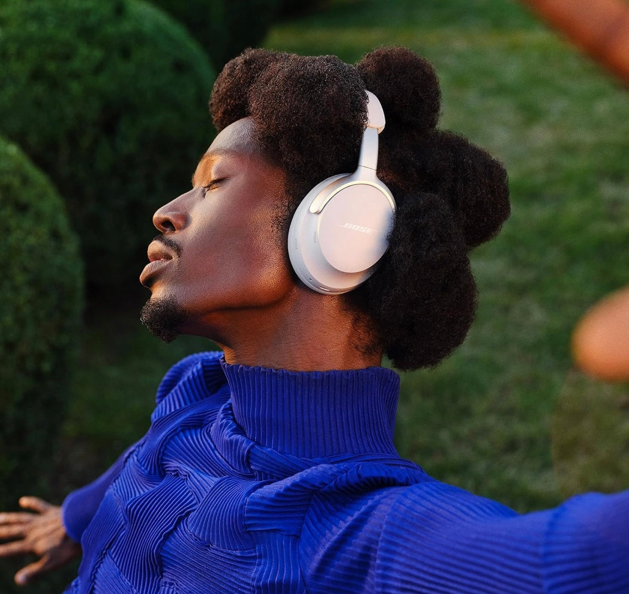 Bose QuietComfort Ultra Bluetooth Headphones Over Ear Noise Cancelling - White Smoke