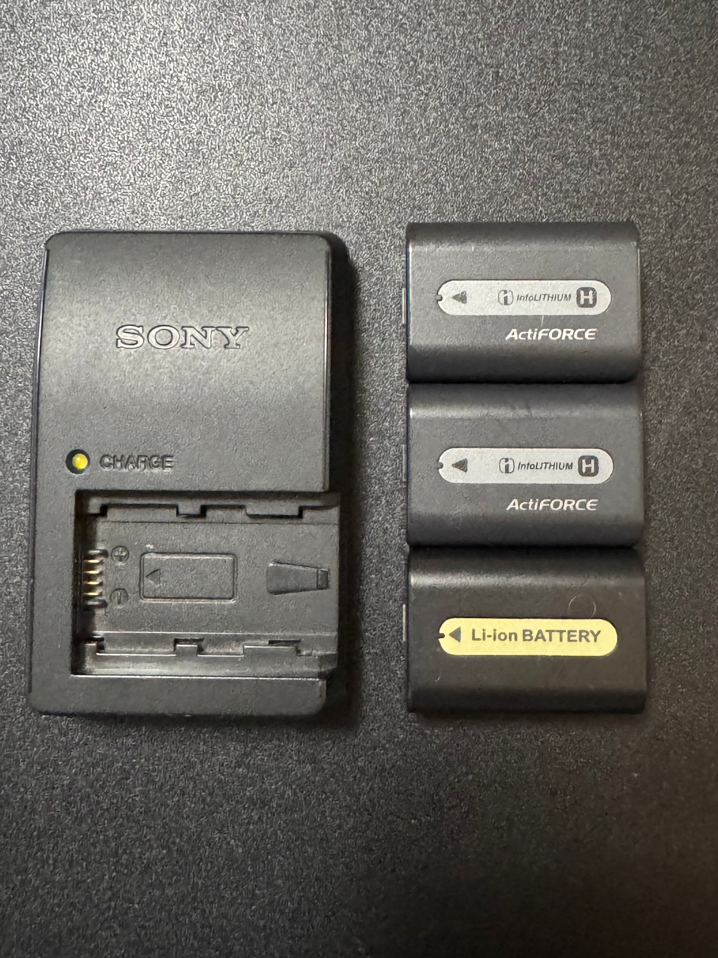 Sony Alpha DSLR Kamera Volledige Kit 18-55mm Lens A-vatting Digitale SLR Swart