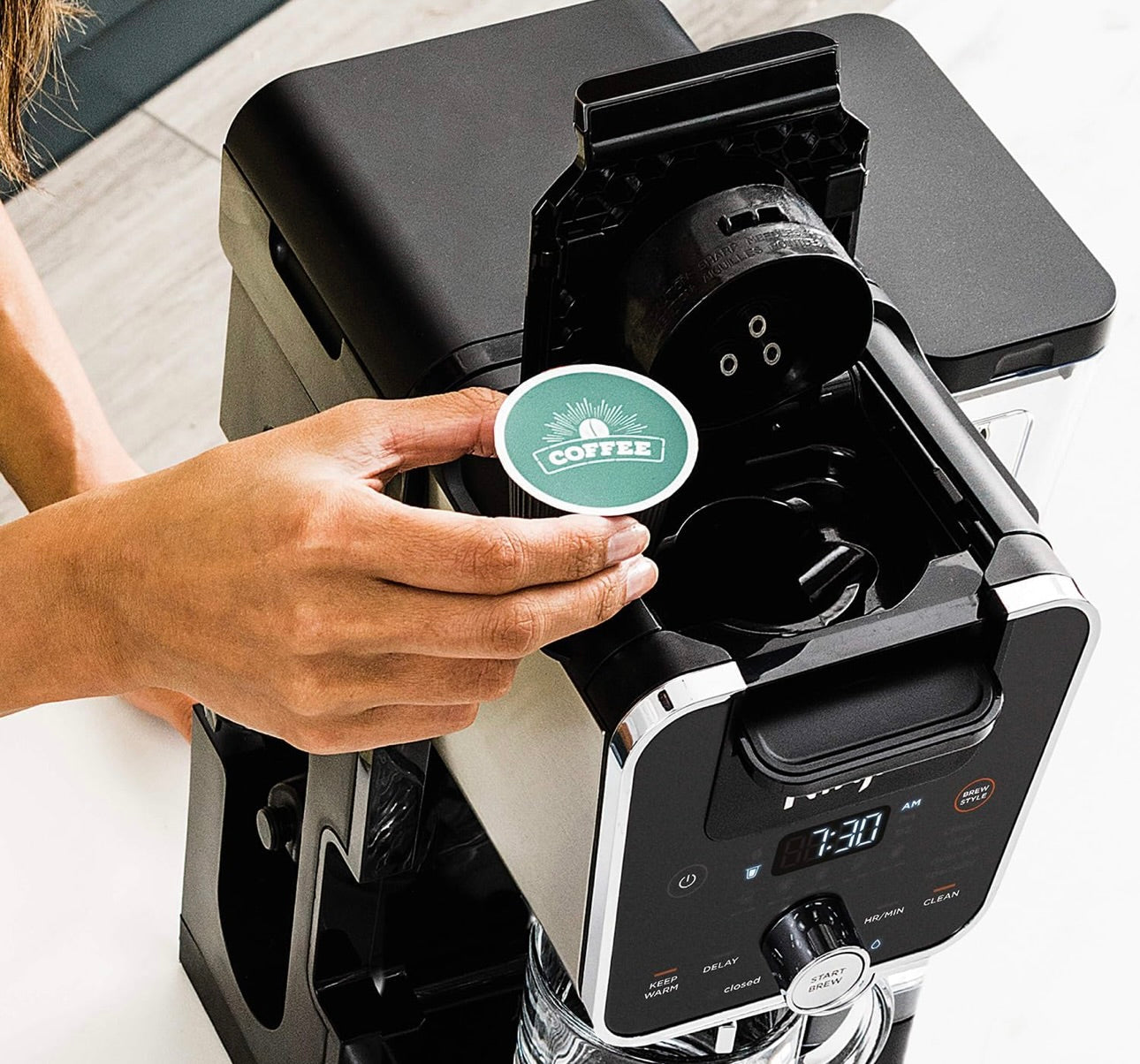 Ninja DualBrew System 14-Cup Coffee Maker, Single-Serve, Pods & Grounds, 4 Brew Styles 70-oz. Water Reservoir & Carafe - Black( CFP451A)