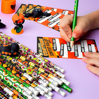 JOYIN 48 STUKS Halloween Potlode Grootmaat met Uitveër, Kleurvolle Herfs Potloodkeuse, 12 Ontwerp Halloween Tema Skryfbehoeftesstel vir Kind Meisie Seun Klop-aan-deure Partytjiegunste Benodigdhede, Klaskamergeskenkprys