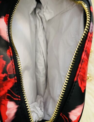 VICTORIA SECRET LIMITED EDITION RED ROSES PRINT WOMEN SLING  BAG | NEW WITH TAG