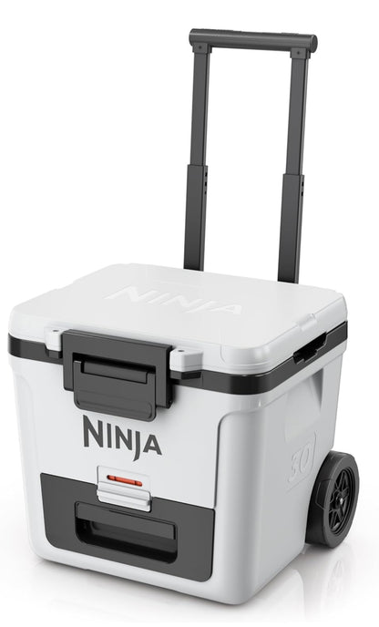 Ninja Cooler FrostVault 30QT-koeler met wiele, geïsoleer met Temp Dry Storage-laai hou ys vir dae lank koud - Cloud White
