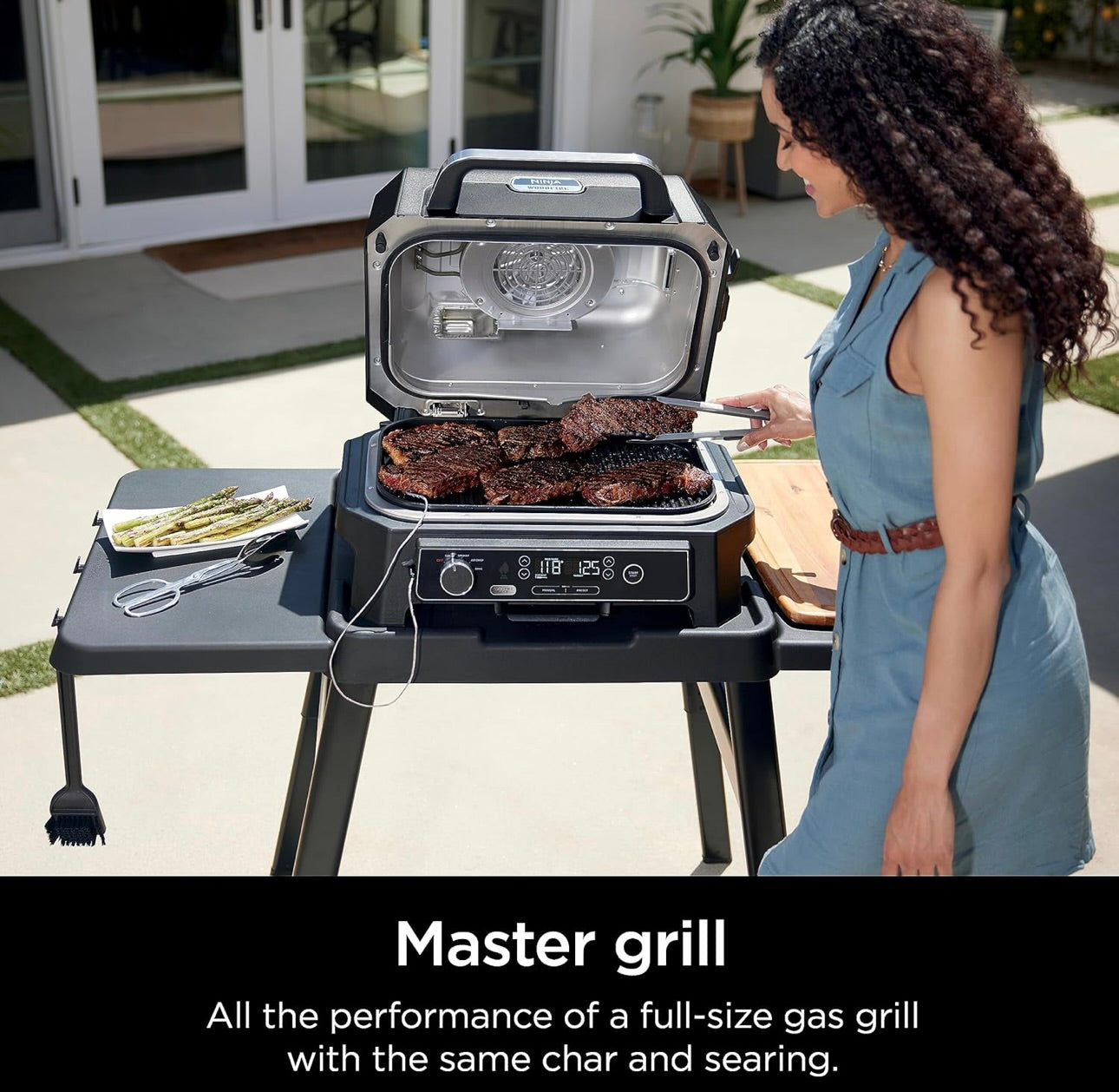 Ninja, Woodfire Pro XL Buitebraaier & Roker, Termometer, 4-in-1 Meesterbraaier, BBQ Roker, Buite Lugbraaier, Bak, Draagbaar, Elektriese Braaier - Donkergrys