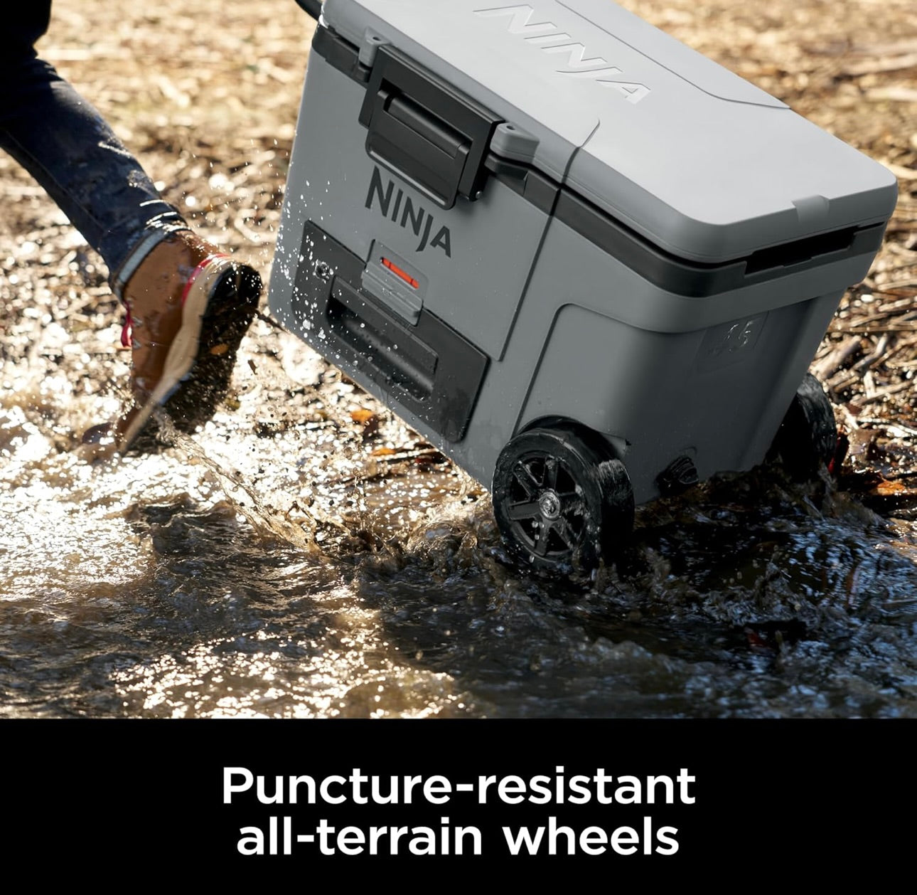 Ninja Cooler FrostVault 45QT Koeler met Wiele Geïsoleer met Temperatuur Droë Bergingslaai Hou Ys Dae Lank Koud - State Gray (FB245BL)