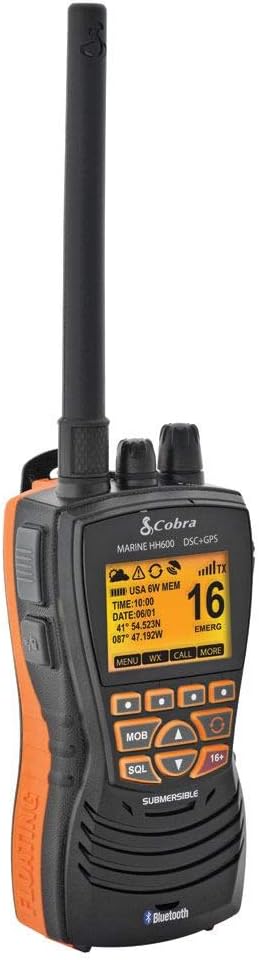 Cobra MR HH600FLTBTGPS Handheld Dryf-VHF-radio – 6 Watt, GPS, Bluetooth, Onderdompelbaar, Geraasdempende mikrofoon, Verligte LCD-skerm, Geheue-skandering, Grys