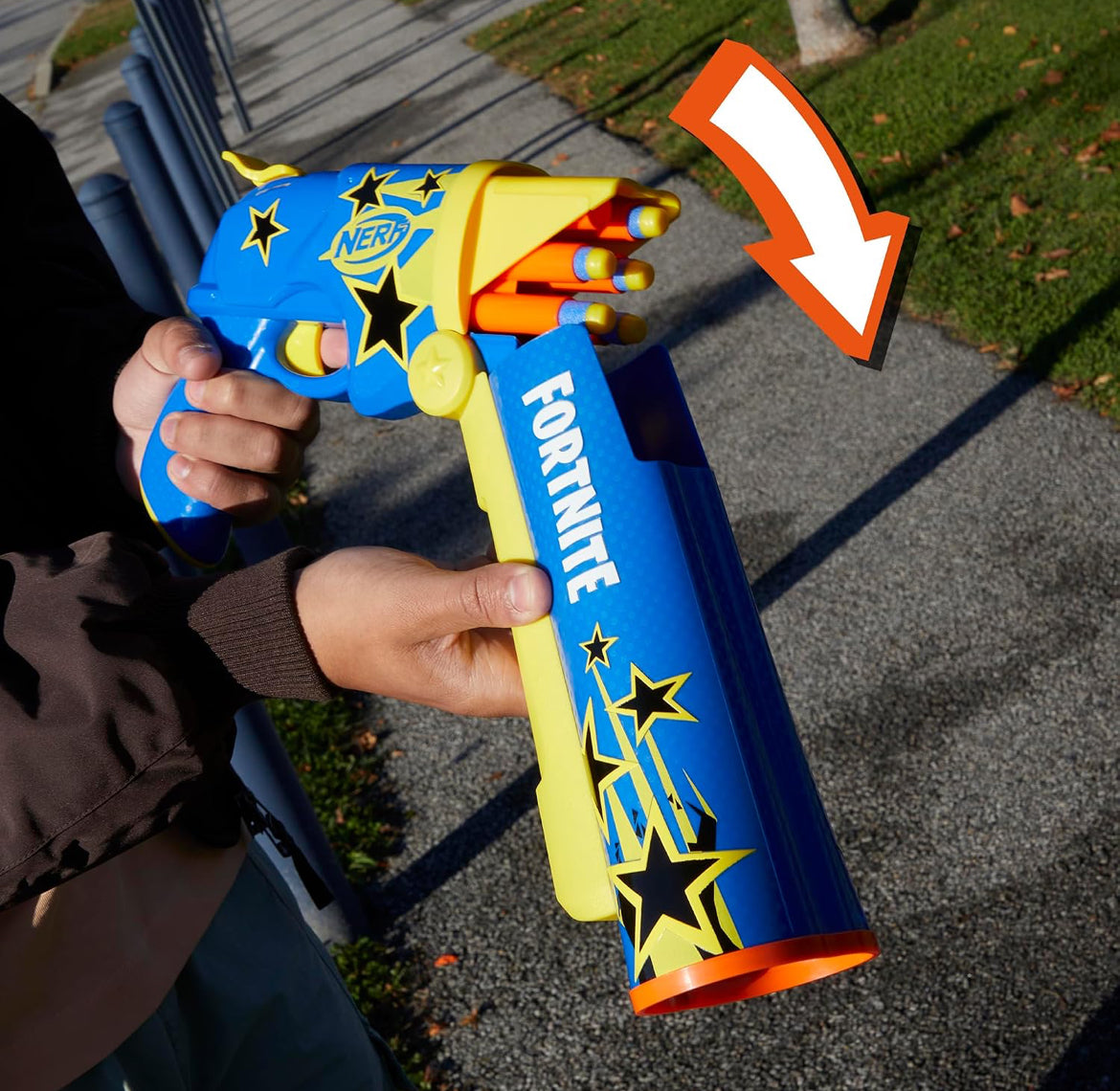 Nerf Fortnite Half Tone Hero Blaster, Bonus Code to Unlock Half Tone Hero Wrap in the Game, Break Open Loading, 12 Nerf Elite Darts, Fortnite Gifts