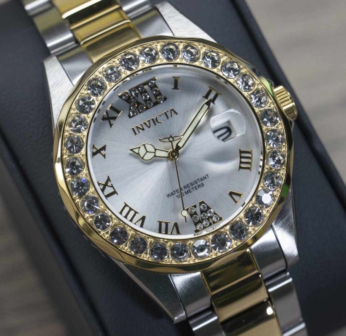Invicta Women's Pro Diver Crystal Accented 18k Ion-Plated Quartz Watch Stainless-Steel Two Tone
