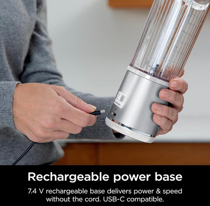 Ninja BC151WH Blast Draagbare Versapper, Koordloos, 532 ml Houer, Persoonlike Versapper BPA-vry, Lekvaste Deksel & Suigmondstuk, USB-C Herlaaibaar, Skottelgoedwasserbestande Onderdele – Wit