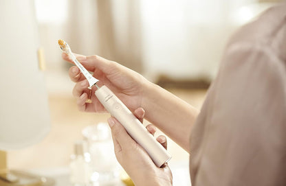 Philips Sonicare 9900 Prestige Herlaaibare Elektriese Kragtandeborsel met SenseIQ - (Sjampanje)