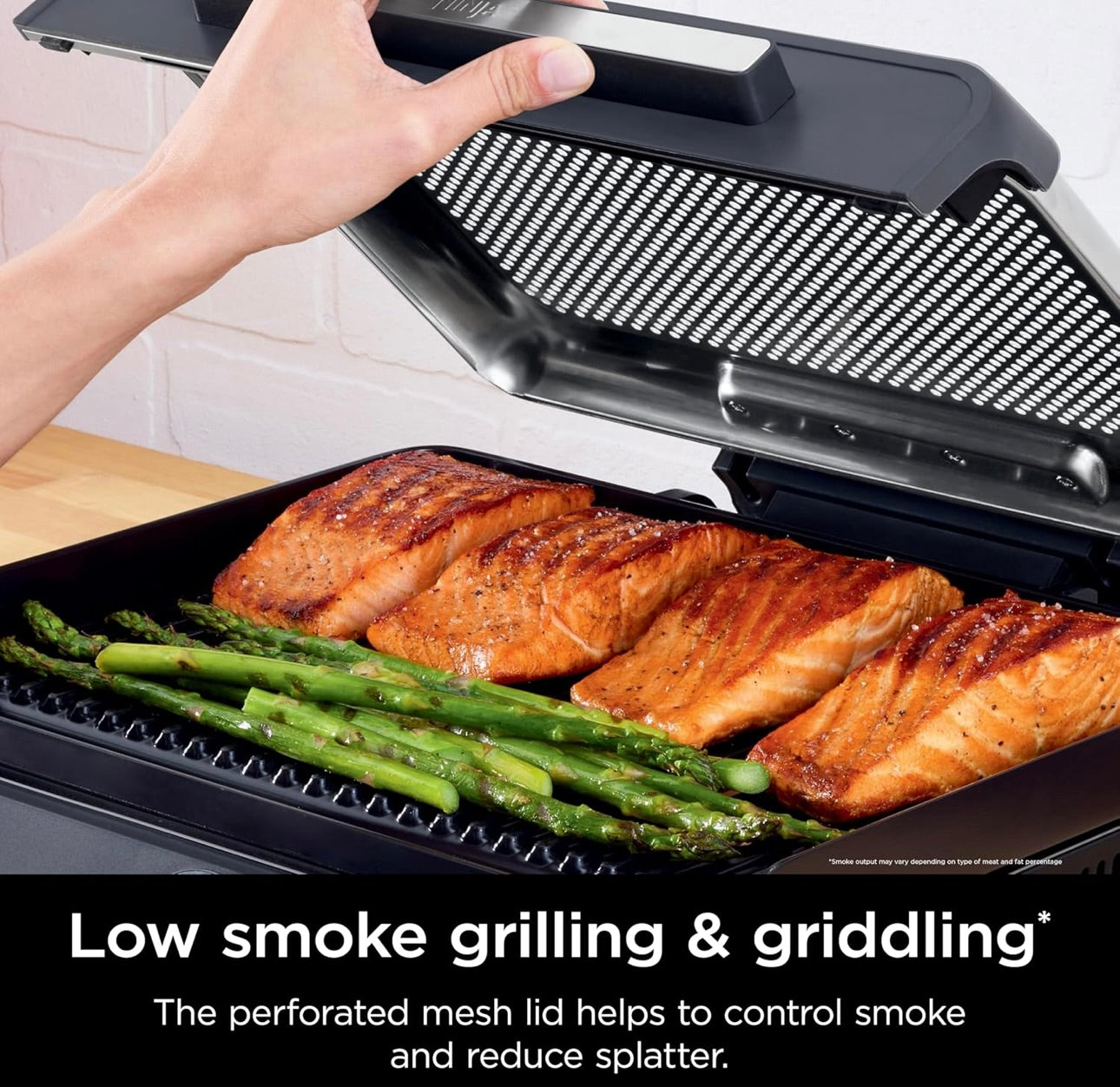 Ninja Griddle and Indoor Grill, 14 duim, Elektriese Braaipan, Vir Biefstuk, Burgers, Salm, Groente, en Meer, Pannekoekpan, Kleefvry, Skottelgoedwasser Veilig, 500F, Gelyke Gaarmaak, Silwer, GR101