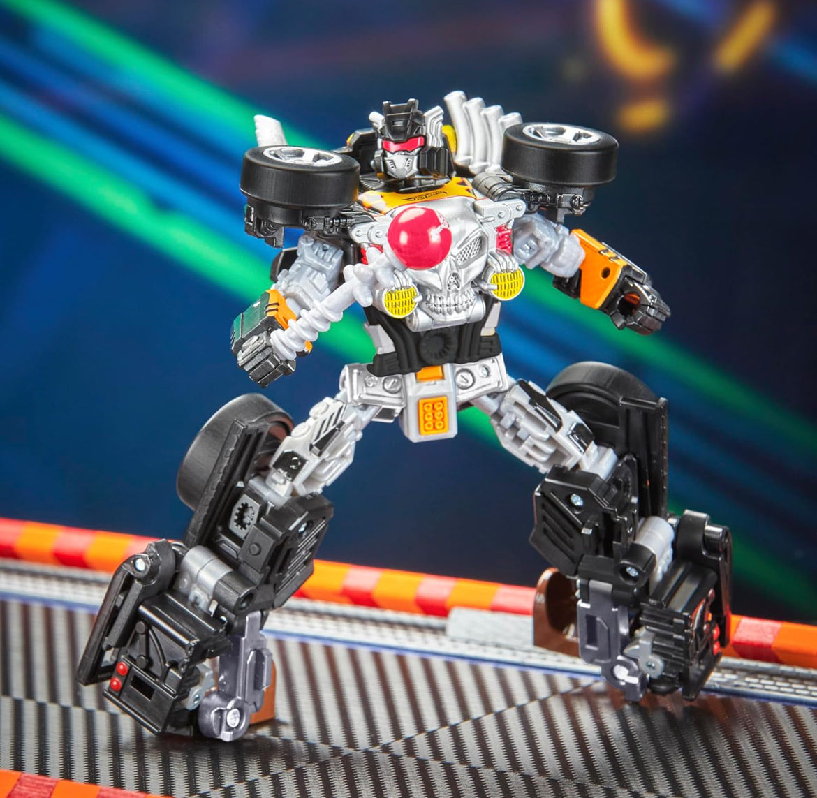 TRANSFORMERS Collaborative Hot Wheels x Bone Shaker, Deluxe Class 5-Inch Robot Action Figure Converts to Car, Car Toys for Ages 8+