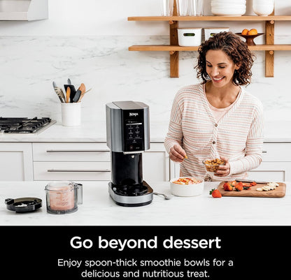 Ninja NC301 CREAMi Roomysmaker, vir Gelato, Inmiksels, Melkskommels, Sorbette, Smoothiebakke en meer, 7 Een-Raakprogramme, met (2) Pint Houers en Deksel, Kompakte Grootte, Ideaal vir Kinders, Silwer