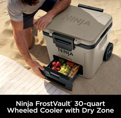 Ninja Cooler FrostVault 30QT-koeler met wiele – geïsoleer met Temp Dry-bergingslaai, hou ys dae lank koud – Beige