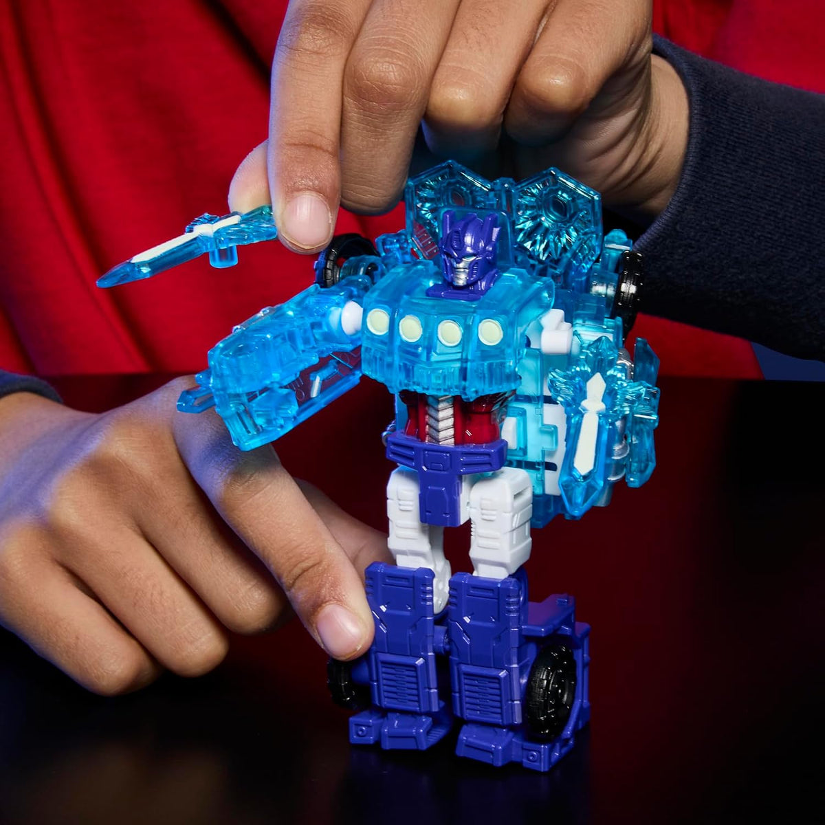 Transformers CYBERWORLD Optimus Prime Armored Cyber Changers Energon Surge