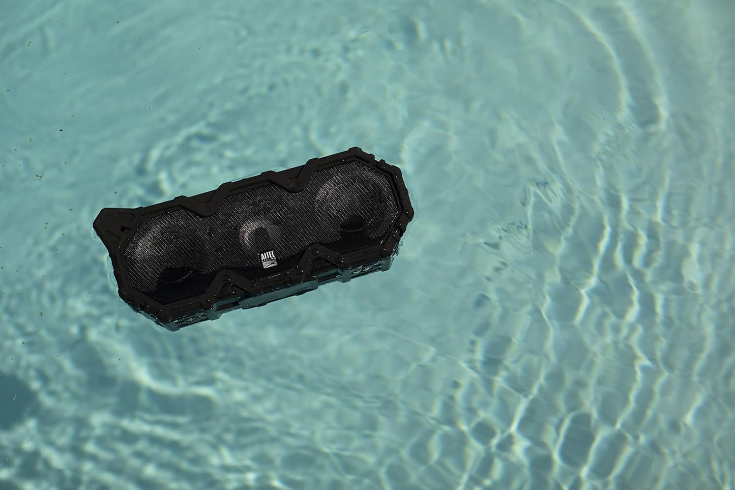 Altec Lansing Super Lifejacket Jolt – Waterdigte Bluetooth-luidspreker, Duursame en Draagbare Luidspreker met Qi Koordlose Laai en Aanpasbare Ligge, Koordlose Luidspreker vir Reis- en Buiteluggebruik Besoek die Altec Lansing-winkel