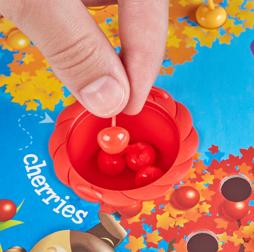 Hasbro Gaming Hi Ho Cherry-O Board Game - 2 to 4 Players Kids Ages 3 and Up