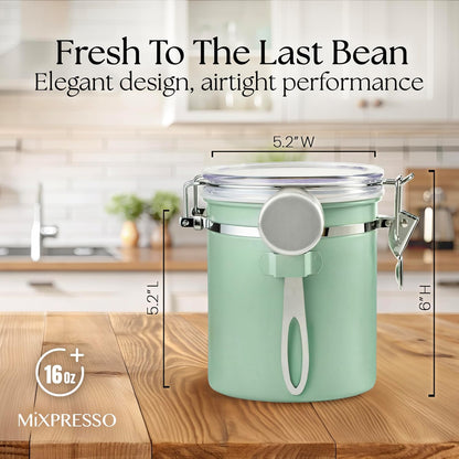 Mixpresso Groen Koffiekan, 16oz Lugdigte Vlekvrye Staal Kombuiskosbergingshouer met Deursigtige Deksel en Lepel. vir Gemaalde Koffie, Bone, Tee, Meel, Graankosse, Vakuumverseëlde Suikerhouer
