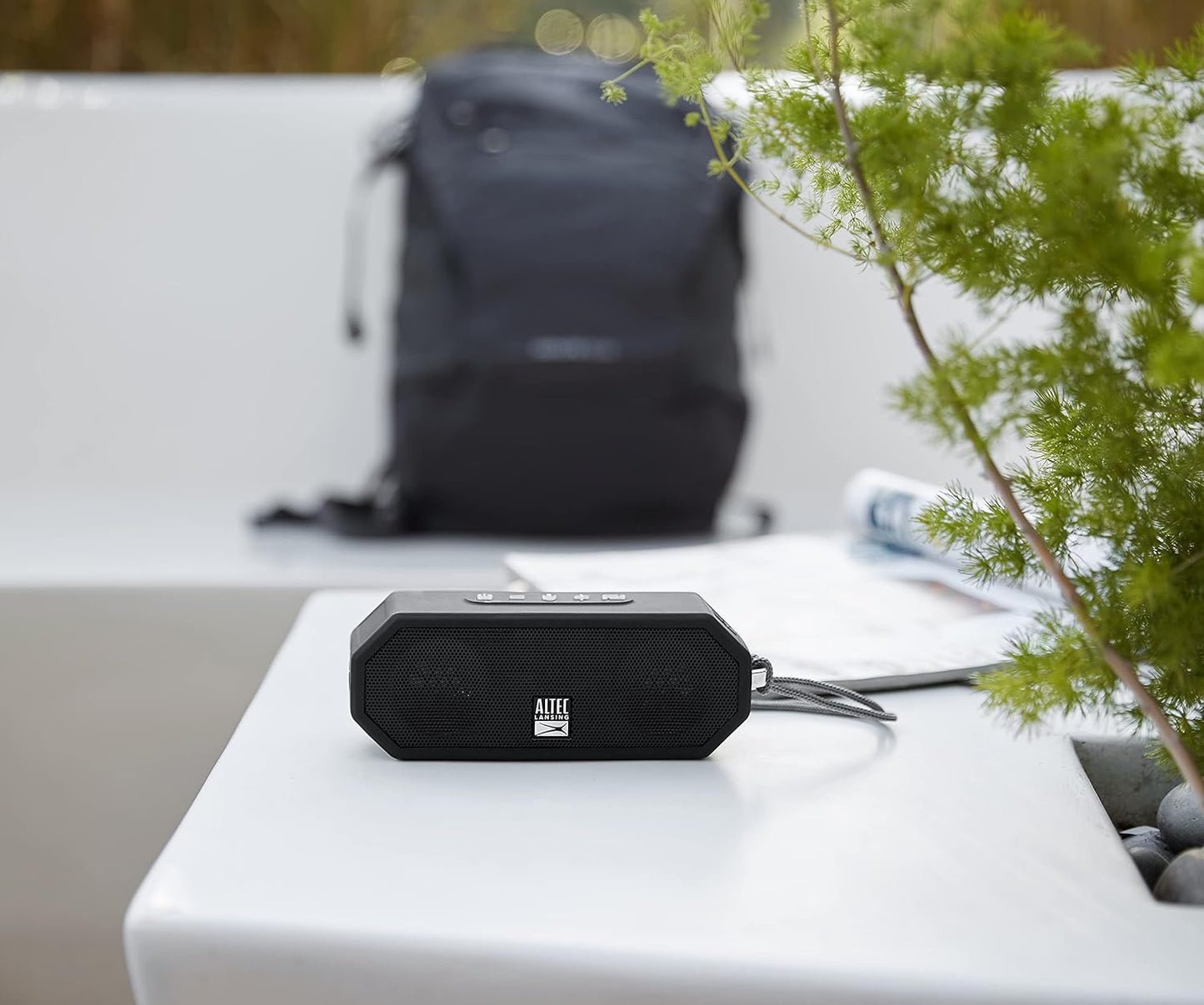 Altec Lansing LifeJacket H2O 4 - Waterdigte Bluetooth Luidspreker, Duursame & Draagbare Luidspreker met Stemassistent, 10 Uur Batterylewe & 100 Voet Bereik, Swart