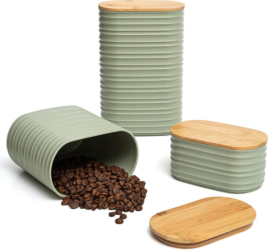 Mixpresso Olyfgroen Kanisterstelle vir die Kombuis – 3-stuk Lugdigte Plastiek Suikerhouerstel met Bamboesdeksels in Drie Verskillende Groottes – Dekorale Moderne Bergingsflesse vir Koffie en Tee