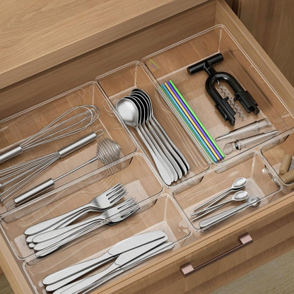 12-Stuk Deursigtige Laai-organiseerderstel, 3 Groottes Badkamer-wasbak organiseerderbakkies en Bergingshouers vir Grimering, Skoonheidsmiddels, Juweliersware en Toebehore. Ideaal vir Kantoor-, Kombuis-, Slaapkamer-, Badkamergebruik.
