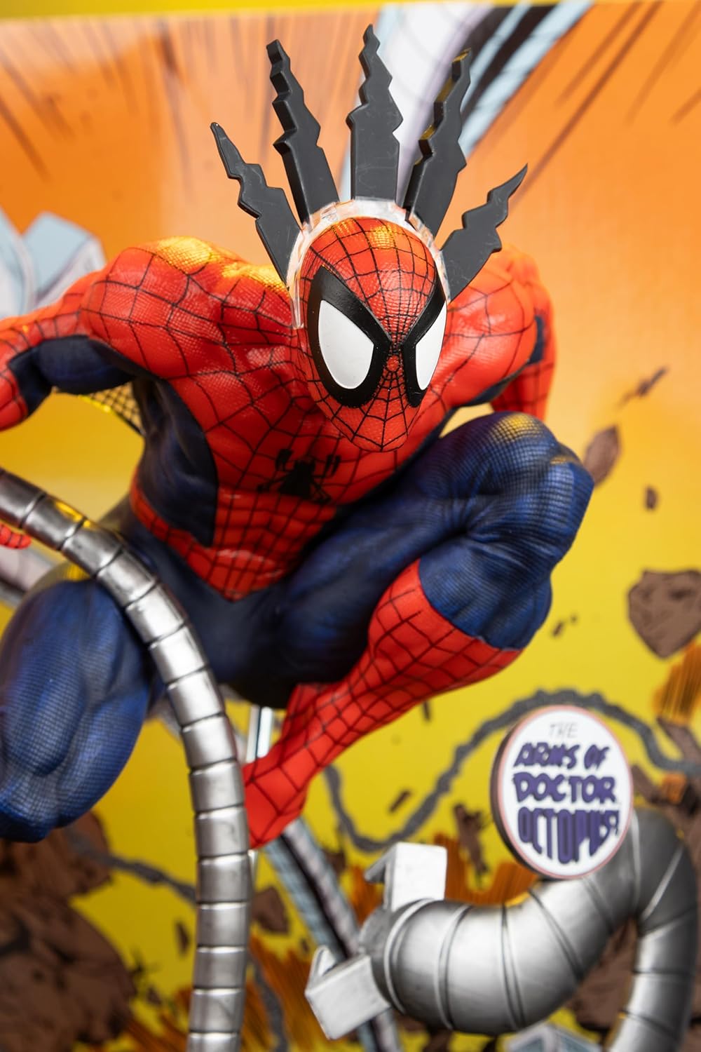 McFarlane Toys- Marvel Spider-Man Scale Collectible with Scene & Comic (Marvel Tales)