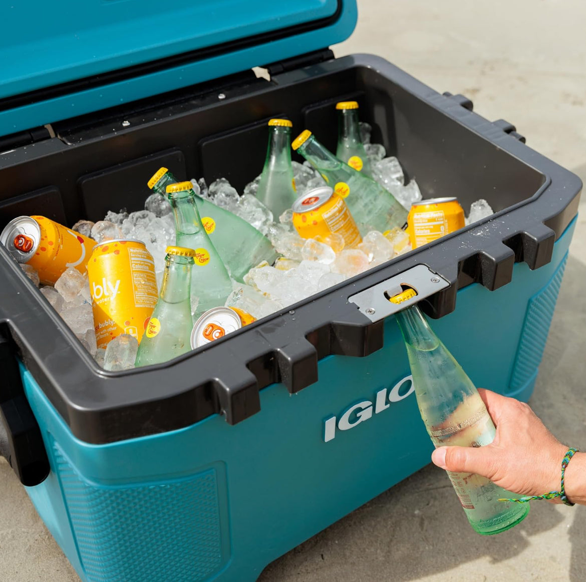 Igloo Trailmate 52Qt Wheeled Cooler, Insulated Hard Shell Ice Chest - Bone