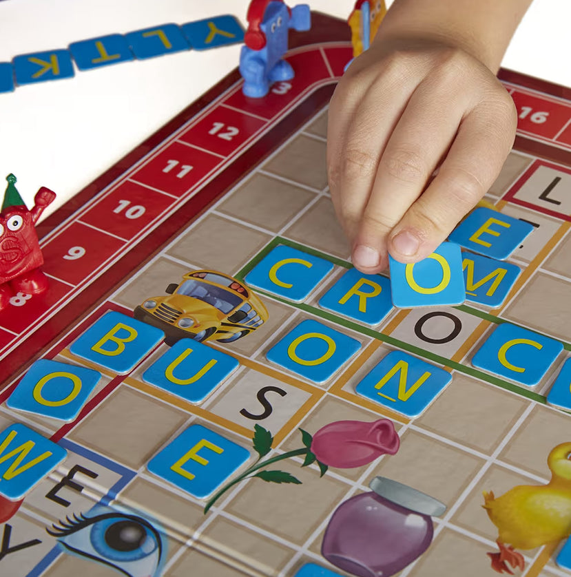 Hasbro Gaming Scrabble Junior Board Game - 2-4 Players - Family Educational Word Games for Kids