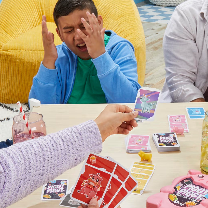 Hasbro Gaming Piggy Piggy Card Game - Family Games for Kids - Teens, and Adults - 2 to 6 Players