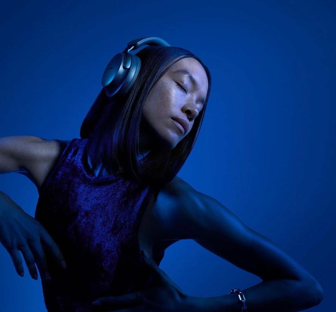 Bose QuietComfort Ultra Bluetooth Wireless Headphones Over Ear Noise Cancelling  Lunar Blue