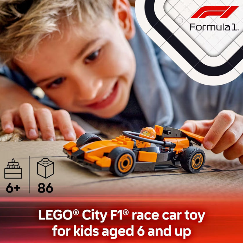 LEGO City F1-renjaer met McLaren-renmotor-speelding – Modelmotorboustel F1-versamelstuk met 'n renjaer-minifiguur