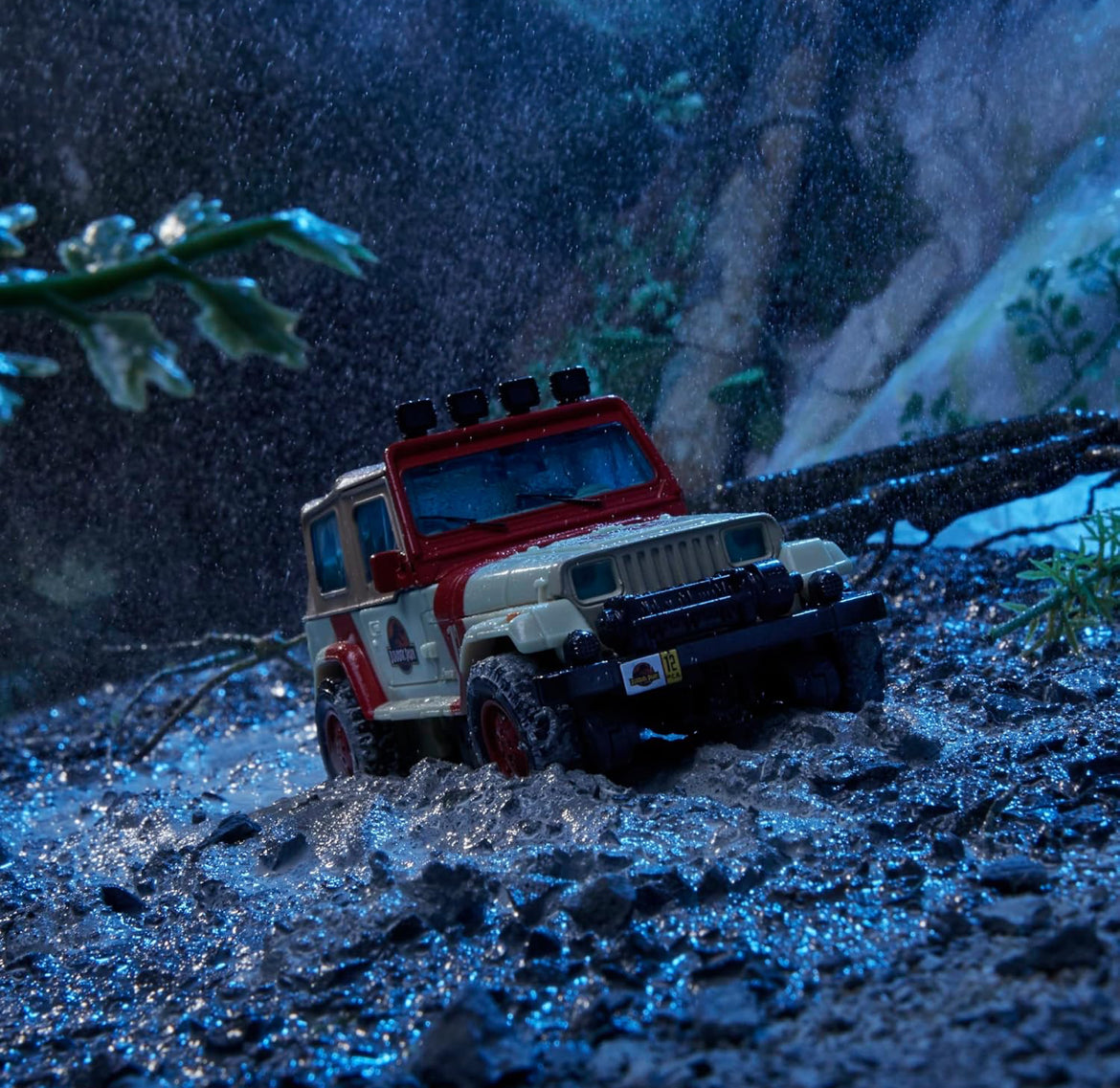 Transformers Collaborative Jurassic Park x Toys Dilophocon & Autobot JP12, Aksiefigure vir Seuns en Dogters 8 Jaar en Ouer