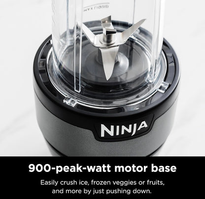 Ninja BN301 Nutri-Blender Plus Kompakte Persoonlike Versapper, 900-Piek-Watt Motor, (3) 590ml 'To-Go'-bekers, (2) Tuitdeksels (1) Bergingsdeksel, Skottelgoedwasser Veilig - Silwer