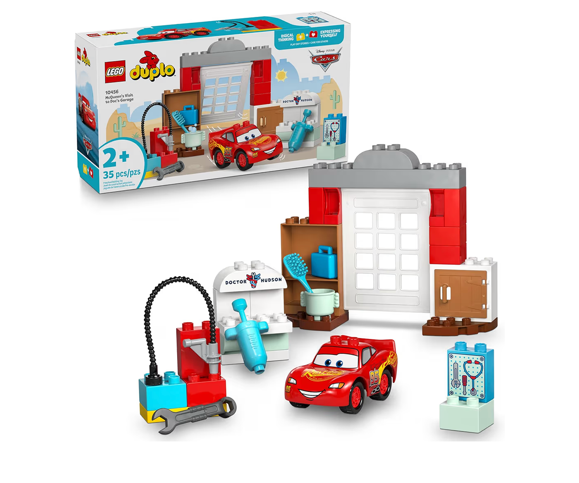 LEGO DUPLO Disney en Pixar Cars Bliksem McQueen se Besoek aan Doc se Motorhuis – Bliksem McQueen Motors Speelding