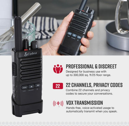 Cobra PX652 Professionele Walkie Talkies - Herlaaibaar, 22 Kanale, 300,000 vt.²/25 Vloer Bereik, Stofbeskerm en Spatwaterdig (IP54 Gradering), Oorfone en Laaiers Ingesluit (2-Pak)