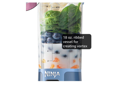 Ninja Blast Koordlose 18oz. Draagbare Versapper vir Skommelinge en Smoothies, BPA-vry, Lekvaste Deksel en Suigbek, USB-C Herlaaibaar, Skottelgoedwasser Veilig - (Denim Blou)