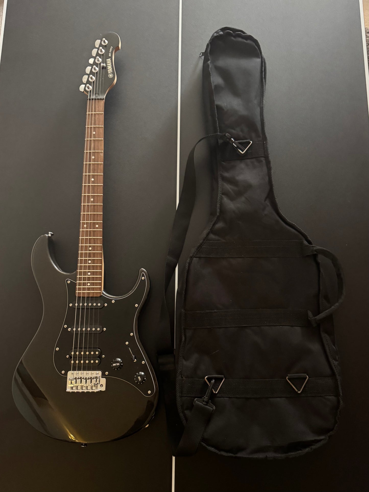 YAMAHA ELECTRIC GUITAR BLACK SOLID BODY EG 112C2 w/ BAG