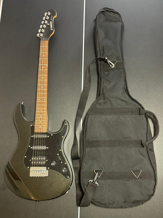 YAMAHA ELECTRIC GUITAR BLACK SOLID BODY EG 112C2 w/ BAG