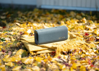 Sony ULT Field 3 Draadlose Draagbare Bluetooth-luidspreker, IP67 Waterdig, Stofdig, Roesvry, en Skokbestand met Verbeterde Bas, 24 Uur Battery en Skouerband - Forest Gray