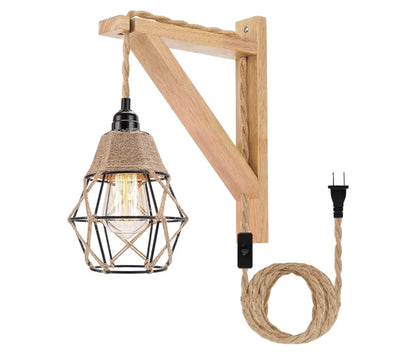 Muurlamp met Prop-in-koord Hanglampe wat in Muurprop inprop, Rustieke Muur met Houthrakie en Skakelaarkabel