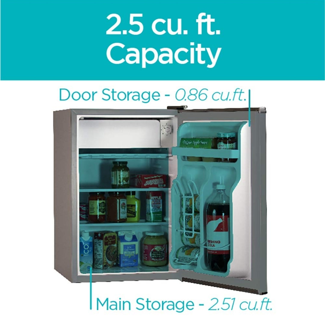 BLACK+DECKER 2.5 Cu. Ft. Kompakte Yskas, ENERGY STAR Gesertifiseerde Klein Yskas, Enkeldeur Minikoeler met Vrieskas, Persoonlike Yskas vir Huis/Kamer, R600a Koelmiddel, VCM Vlekvrye Voorkoms