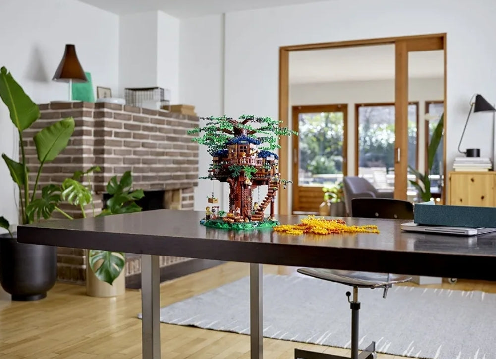 LEGO Ideas Boomhuis, Modelboustel met 3 Hutte, Verwisselbare Blaaie, Minifigure en 'n Voëlbeeldjie - NUUT