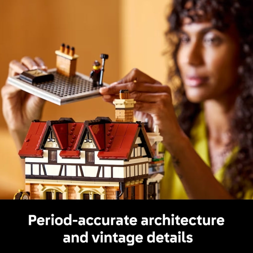 LEGO Icons Tudor-hoekgeboustel vir Volwassenes 18+ - DIY Miniatuurhuisstel - Versamelbare Miniatuurhuisboustel vir Mans en Vroue - Handwerkgeskenk vir Volwassenes - 10350